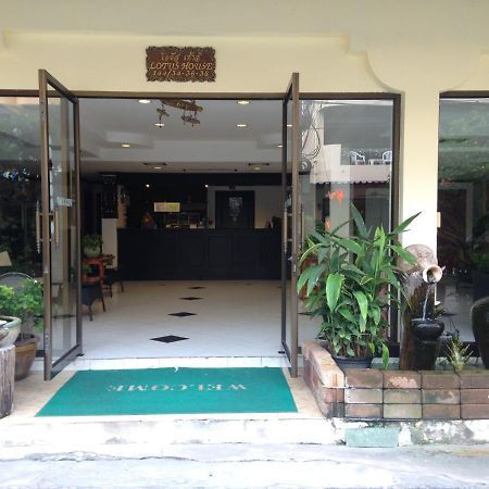 Lotus House Hotel Pantai Jomtien Bagian luar foto