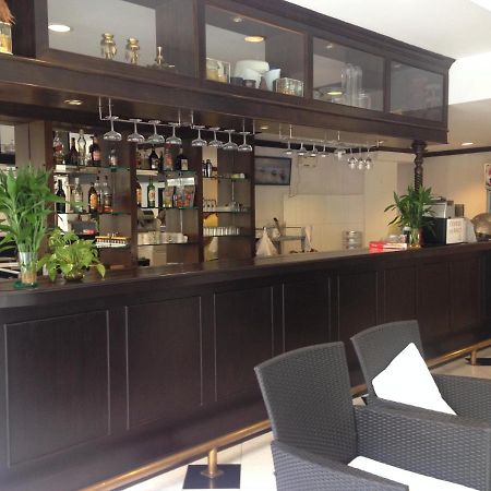 Lotus House Hotel Pantai Jomtien Bagian luar foto